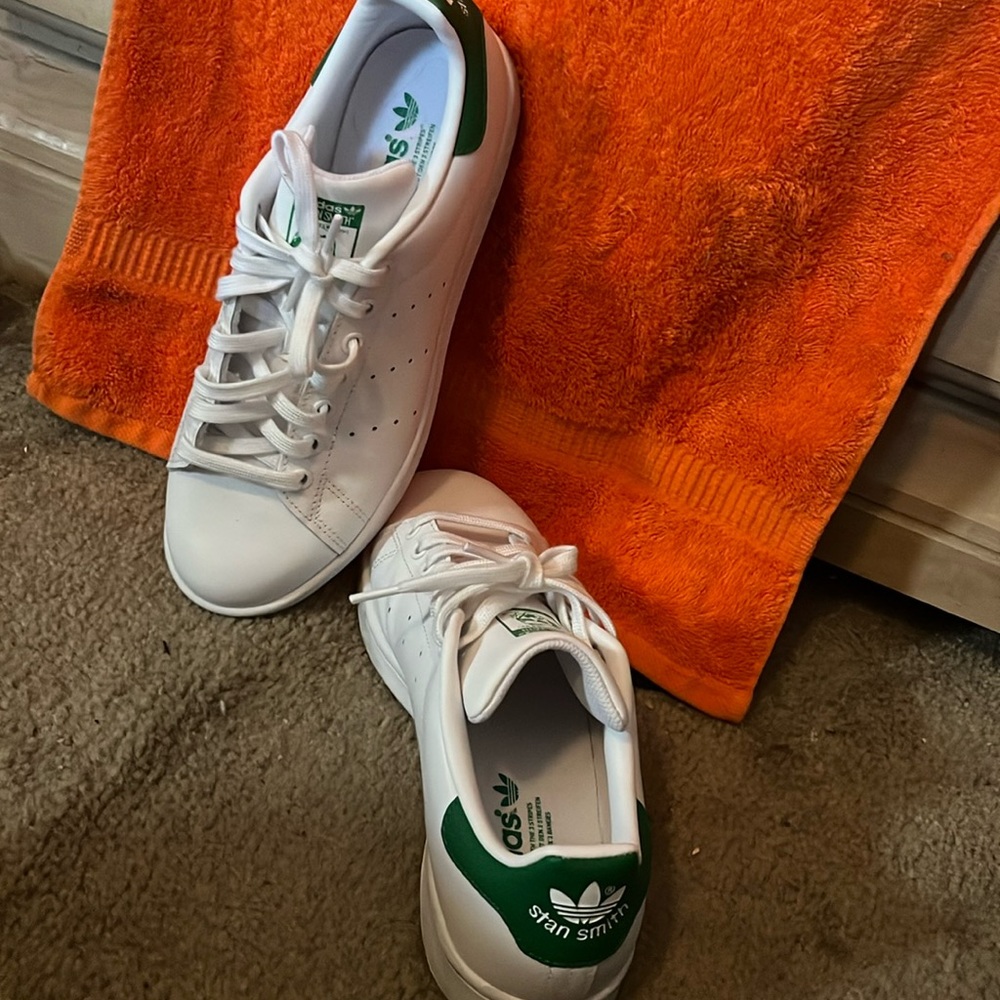 Green & White Stan Smith Adidas💚